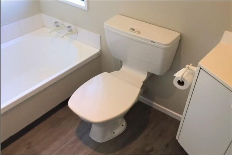 Photo of property in 3/32 Brockworth Place, Riccarton, Christchurch, 8011