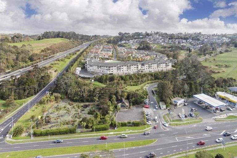 Photo of property in 157 Oteha Valley Road, Fairview Heights, Auckland, 0632