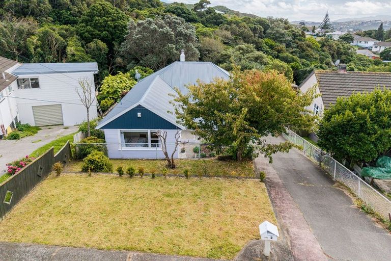 Photo of property in 8 Ngahue Crescent, Elsdon, Porirua, 5022