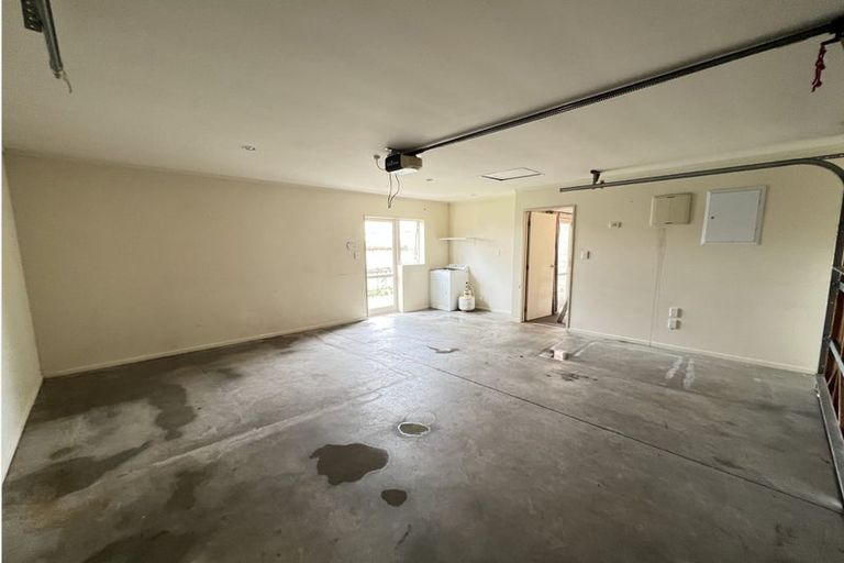 Photo of property in 14 Monash Place, Flat Bush, Auckland, 2016