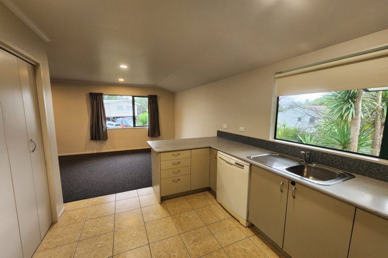 Photo of property in 53 Woodglen Road, Glen Eden, Auckland, 0602