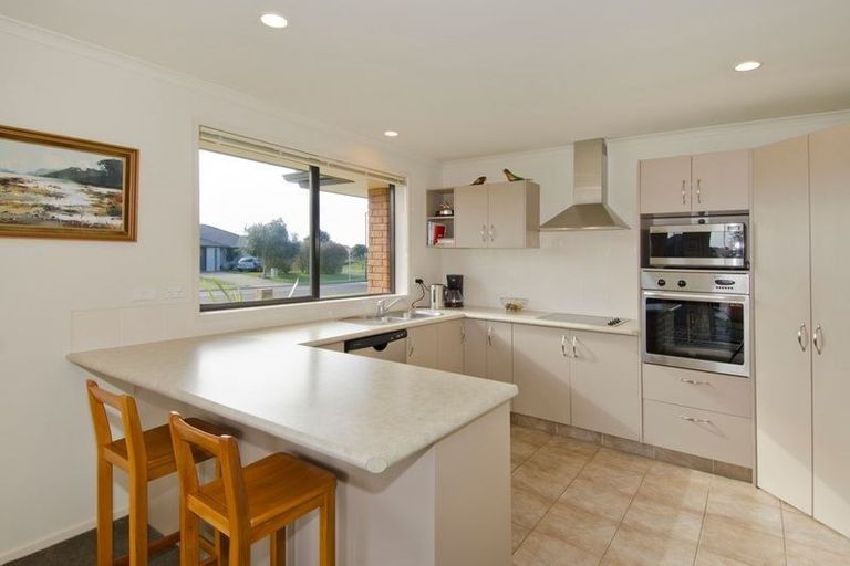 Photo of property in 3 Carrington Drive, Papamoa Beach, Papamoa, 3118