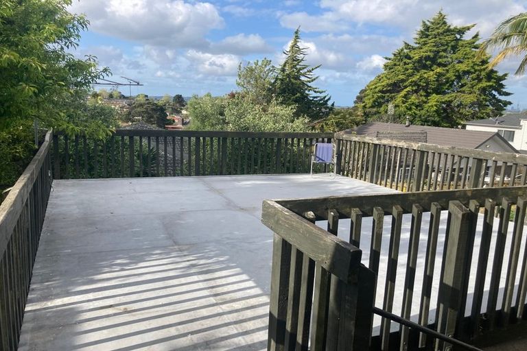 Photo of property in 5 Christina Avenue, Te Atatu South, Auckland, 0602