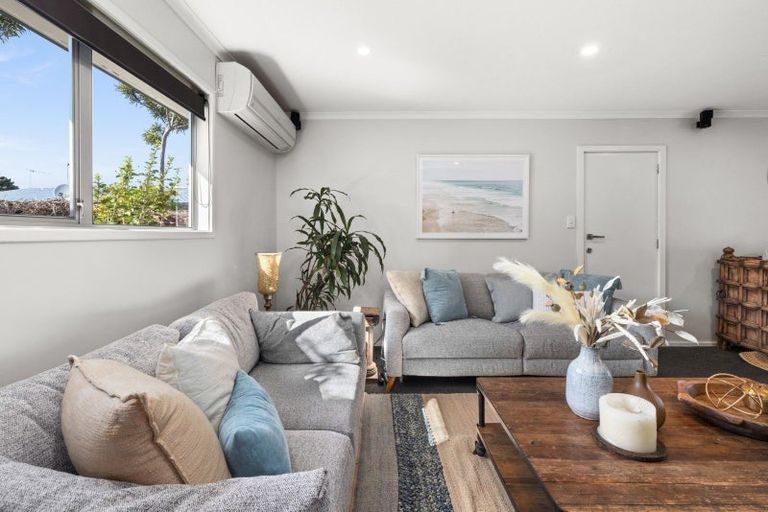 Photo of property in 9 Hinton Road, Taradale, Napier, 4112