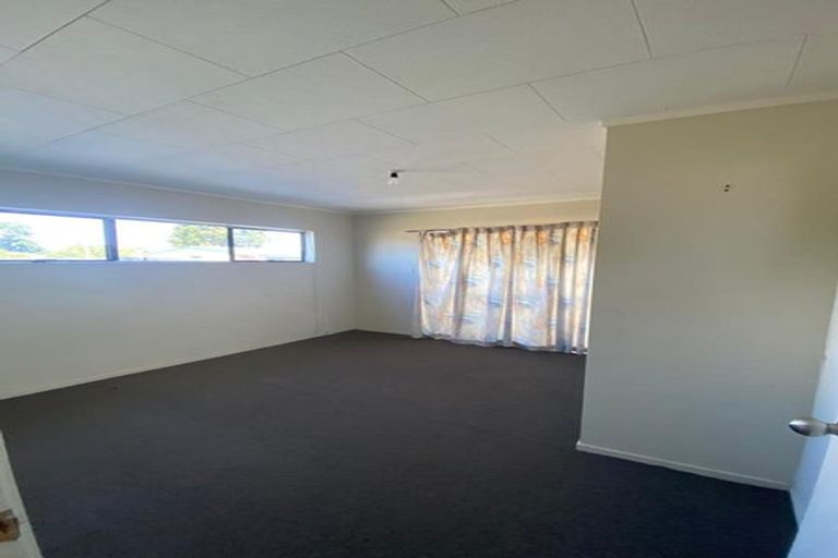 Photo of property in 19 Manuroa Road, Takanini, 2112