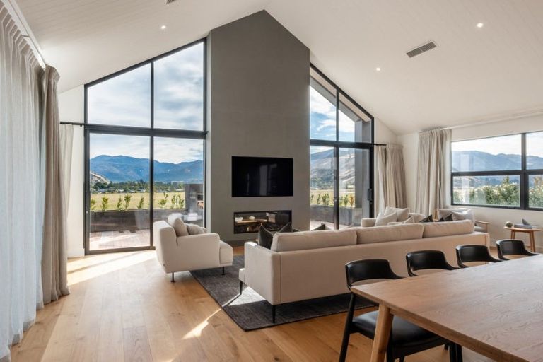 Photo of property in Kawarau Heights, 75 Kawarau Heights Boulevard, Lake Hayes, Queenstown, 9304