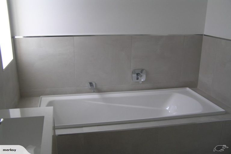 Photo of property in 39 Whenuapai Drive, Whenuapai, Auckland, 0618