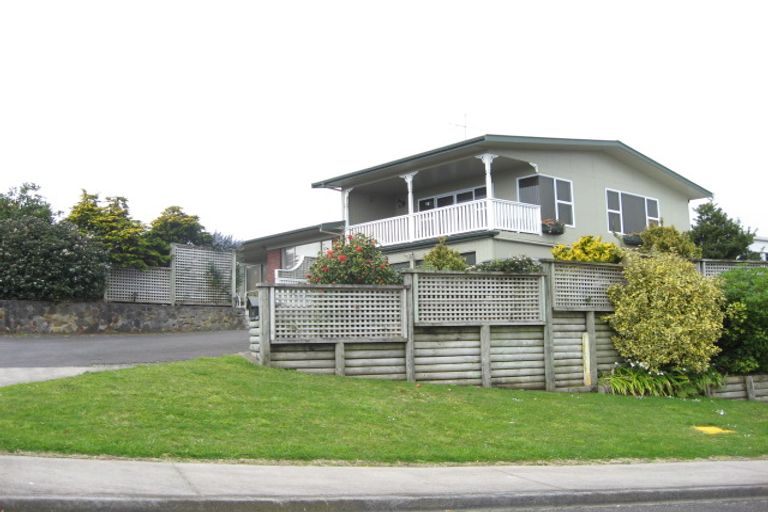 Photo of property in 37 Pitcairn Street, Oakura, 4314