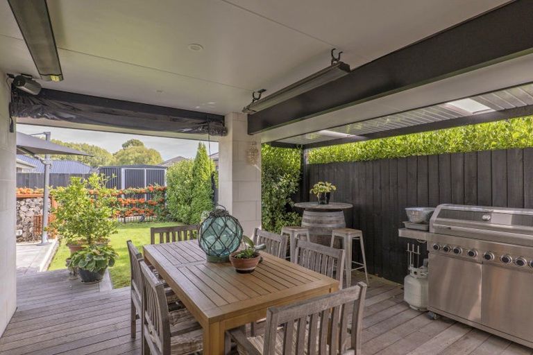 Photo of property in 6 Emma Street, Marshland, Christchurch, 8083