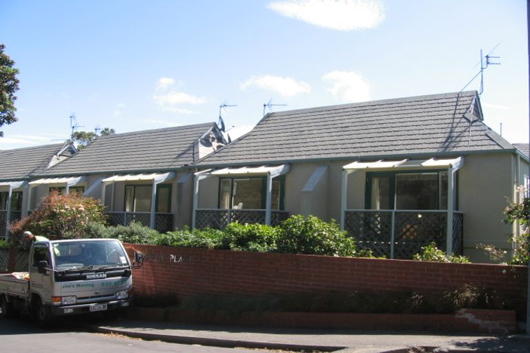 Photo of property in 29 Lawson Place, Mount Victoria, Wellington, 6011