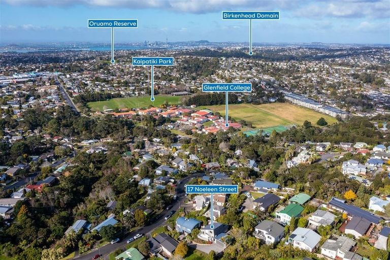 Photo of property in 17 Noeleen Street, Glenfield, Auckland, 0629