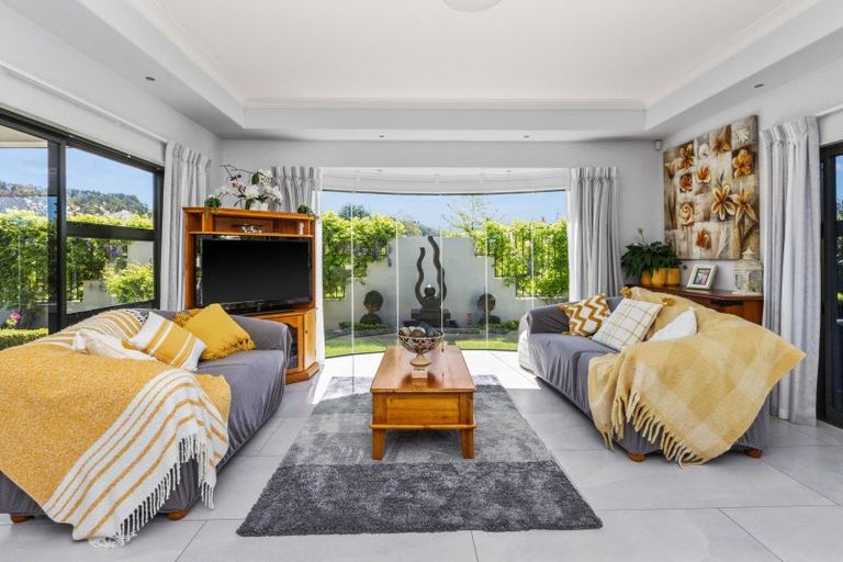 Photo of property in 36 Kensington Drive, Taradale, Napier, 4112