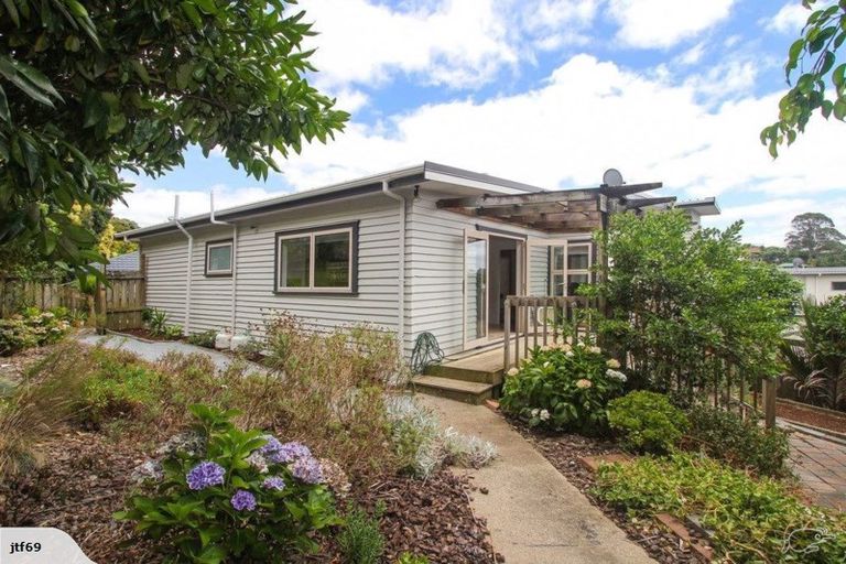 Photo of property in 2/596 Whangaparaoa Road, Stanmore Bay, Whangaparaoa, 0932