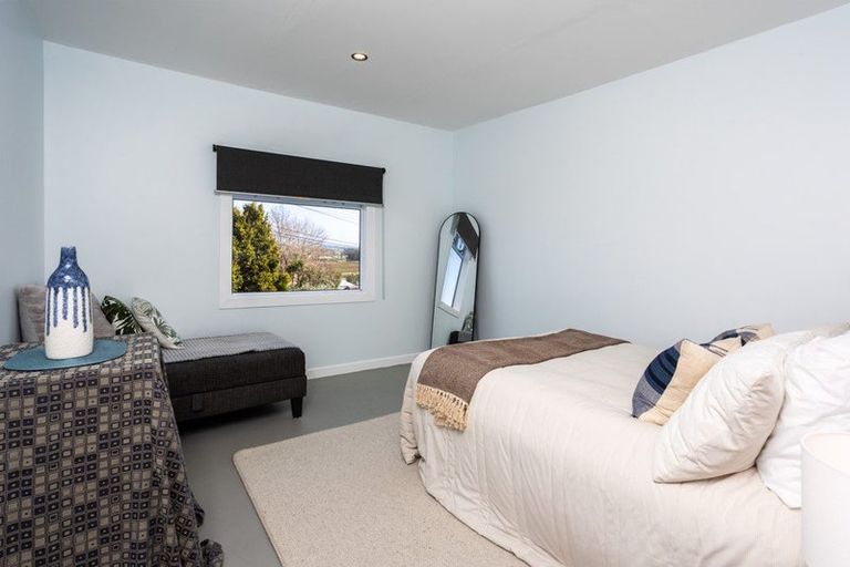 Photo of property in 33 Porter Crescent, Helensville, 0800