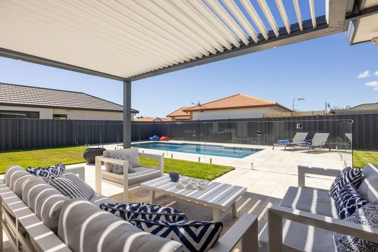 Photo of property in 9 Forbury Way, Taradale, Napier, 4112