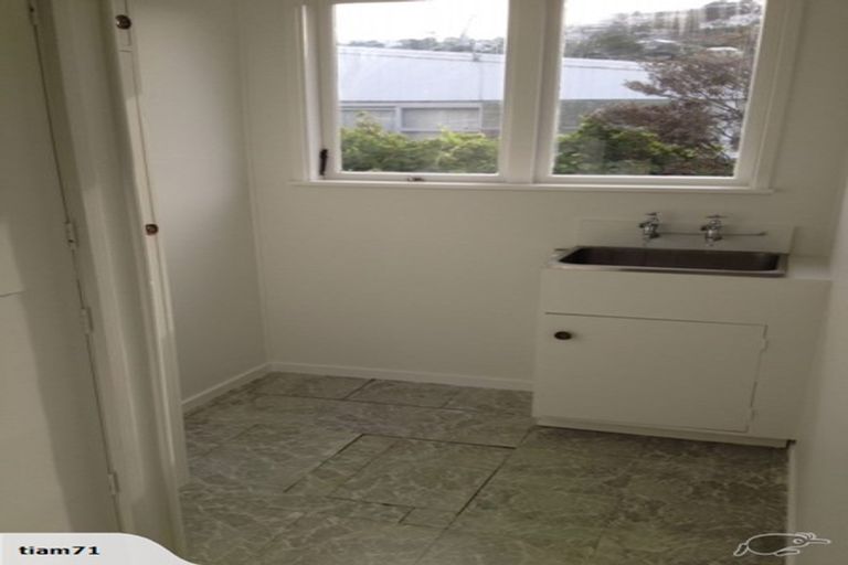 Photo of property in 16b Aparima Avenue, Miramar, Wellington, 6022