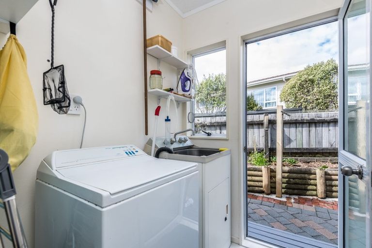 Photo of property in 29 Guadeloupe Crescent, Grenada Village, Wellington, 6037