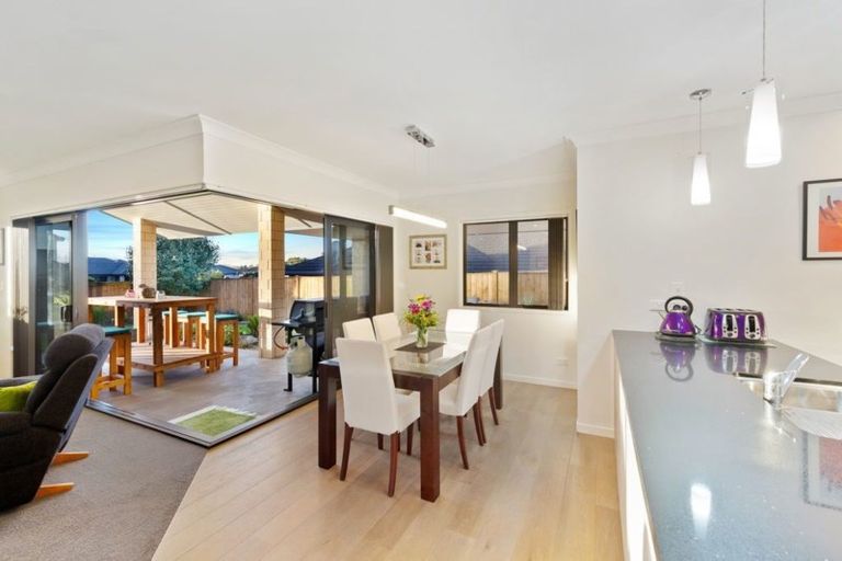 Photo of property in 32 Parkhaven Drive, Rosehill, Papakura, 2113