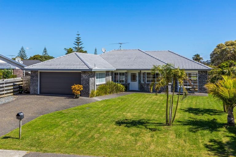 Photo of property in 33 Maygrove Drive, Orewa, 0931