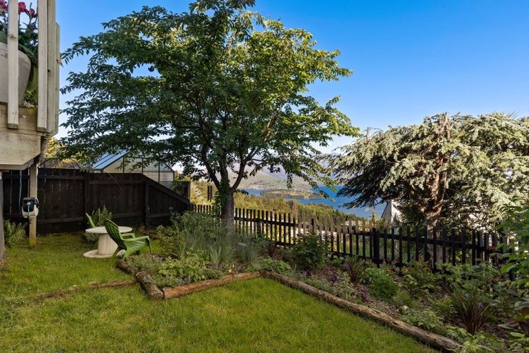 Photo of property in 138a Wynyard Crescent, Fernhill, Queenstown, 9300