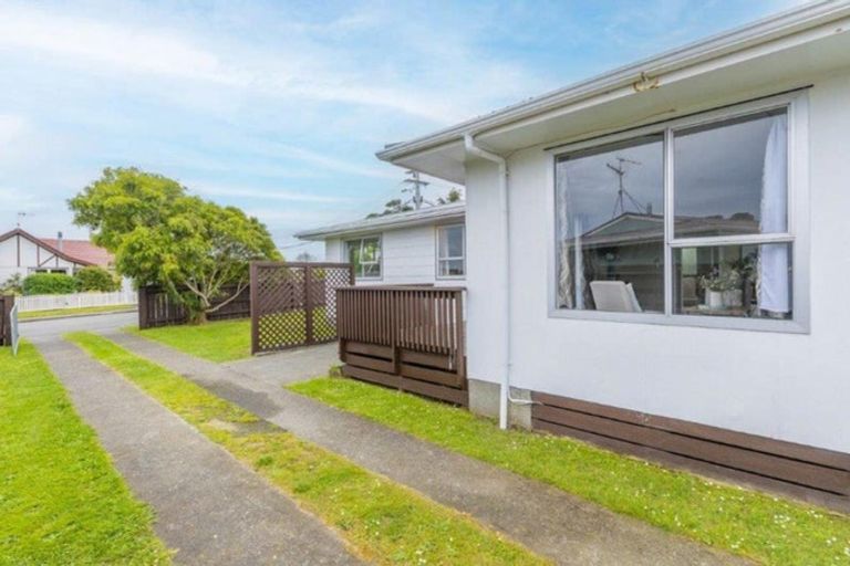 Photo of property in 37 Parakai Street, Paraparaumu, 5032