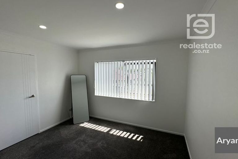 Photo of property in 8 Brook Haven Rise, Clendon Park, Auckland, 2103