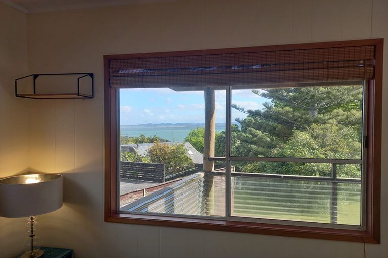 Photo of property in 7 Sea Vista Avenue, Beach Haven, Auckland, 0626