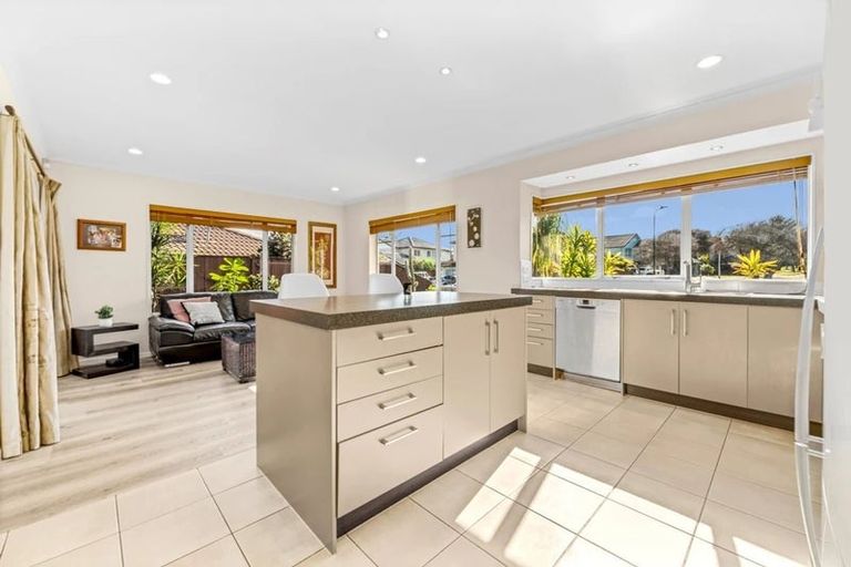 Photo of property in 152 Cyril French Drive, Flat Bush, Auckland, 2016