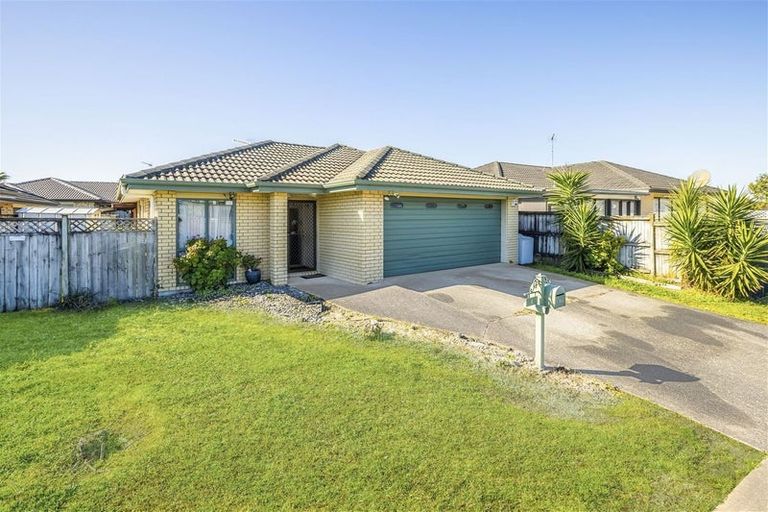 Photo of property in 4 Stellata Court, Randwick Park, Auckland, 2105