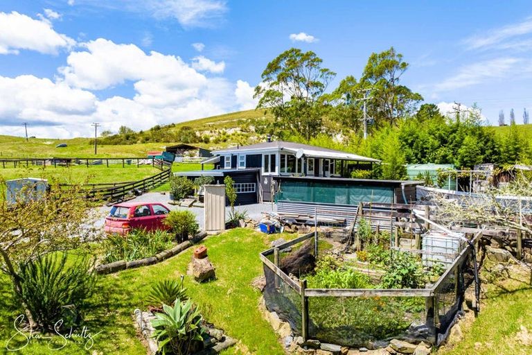 Photo of property in 2305 State Highway 12, Paparoa, 0571