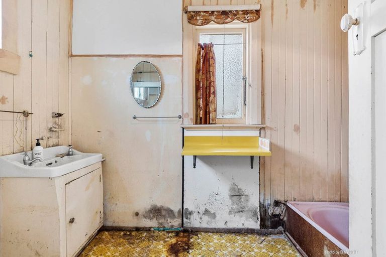 Photo of property in 9 Mckinley Crescent, Brooklyn, Wellington, 6021