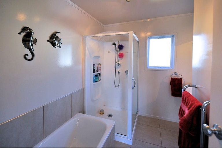 Photo of property in 17 Fitzwilliam Drive, Torbay, Auckland, 0630