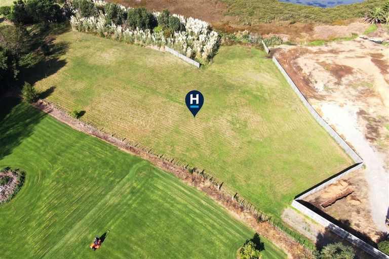 Photo of property in 61 Athenree Road, Athenree, 3177