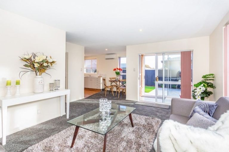 Photo of property in 2/18a Thistledown Place, Woolston, Christchurch, 8062