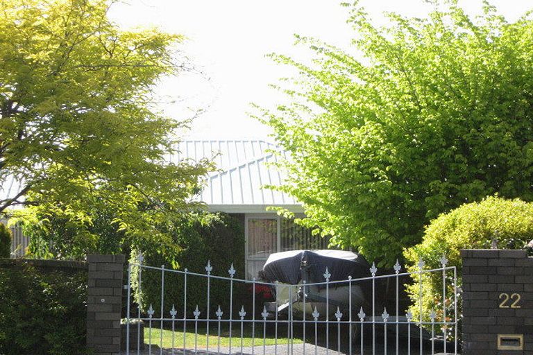 Photo of property in 22 Creese Place, Redwood, Christchurch, 8051