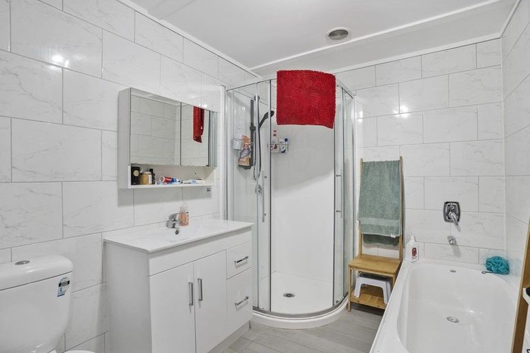 Photo of property in 2219 South Head Road, South Head, Helensville, 0874