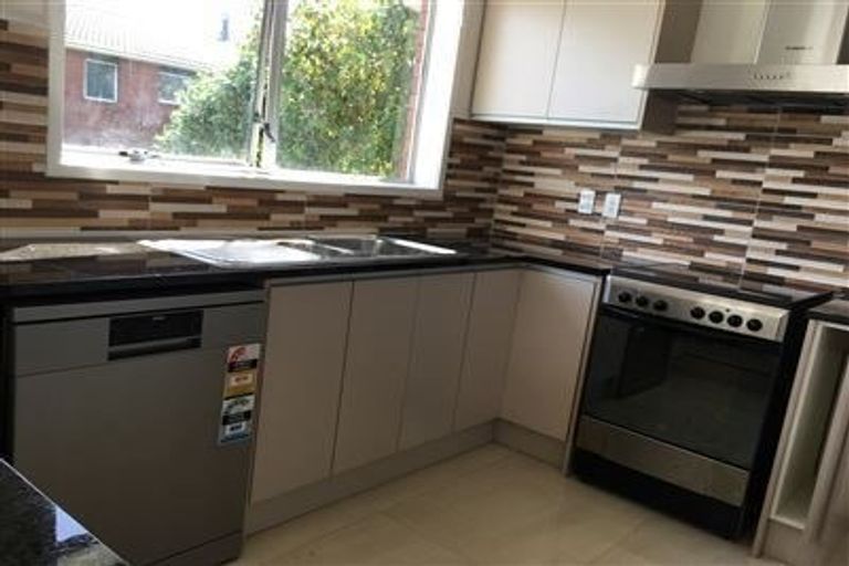 Photo of property in 2/4185 Great North Road, Glen Eden, Auckland, 0602