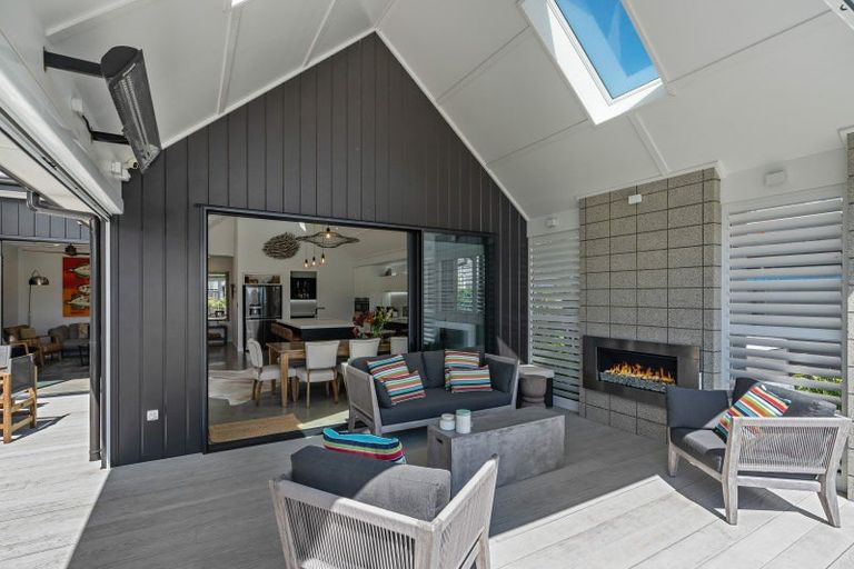 Photo of property in 8 Torea Lane, One Tree Point, 0118