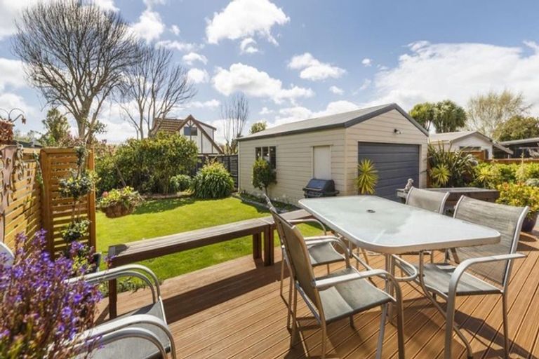 Photo of property in 12 Humphries Place, Awapuni, Palmerston North, 4412