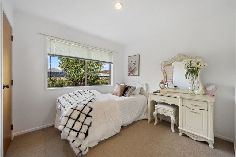 Photo of property in 1/15 Golfland Drive, Golflands, Auckland, 2013