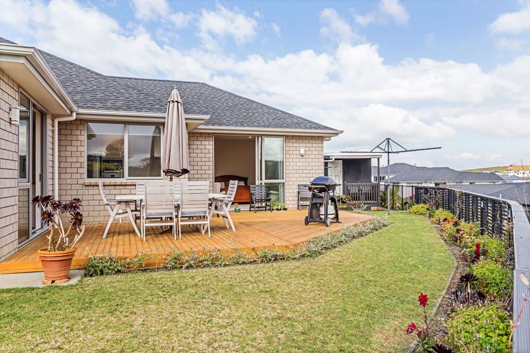 Photo of property in 23 Flavell Drive, Orewa, 0931