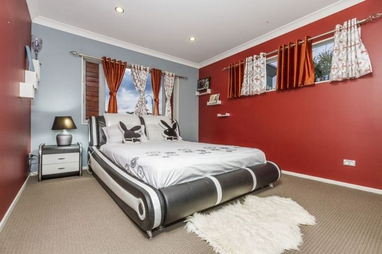 Photo of property in 11 Mistral Place, West Harbour, Auckland, 0618