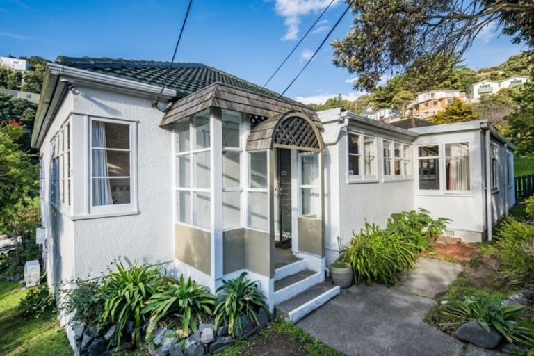 Photo of property in 2 Elphinstone Avenue, Strathmore Park, Wellington, 6022