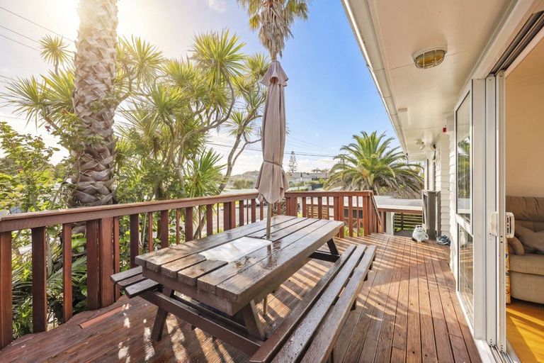 Photo of property in 44 Farquhar Road, Glendene, Auckland, 0602