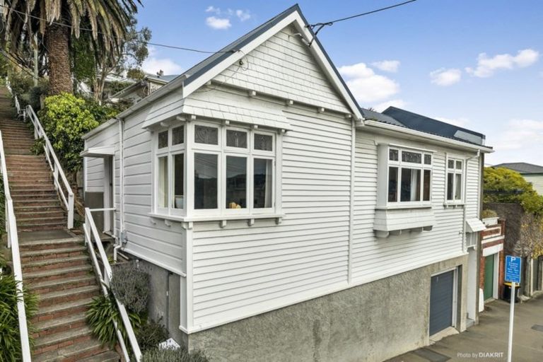 Photo of property in 38 Hawker Street, Mount Victoria, Wellington, 6011