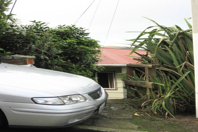 Photo of property in 3 Innes Way, Newlands, Wellington, 6037