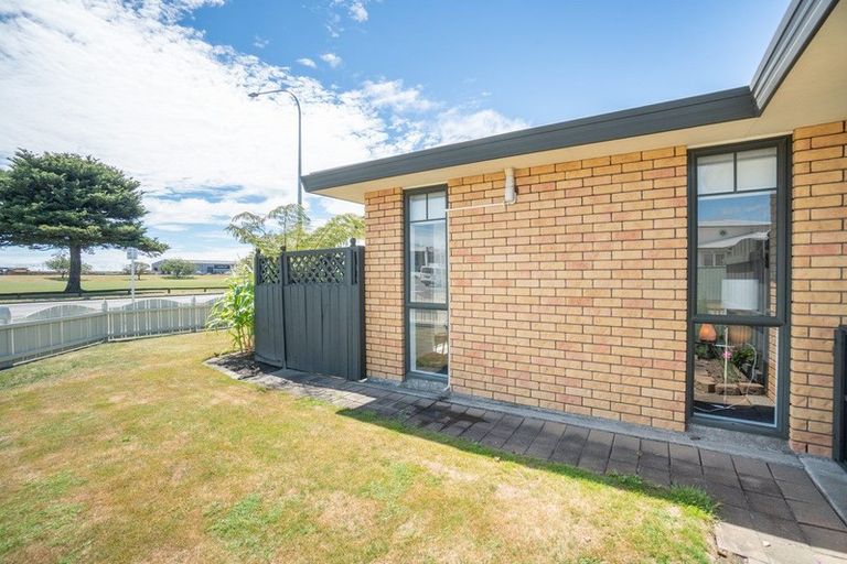 Photo of property in 1 Richmond Avenue, Takaro, Palmerston North, 4410