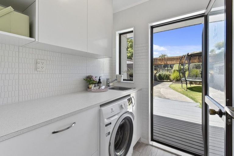 Photo of property in 34 Bluewater Place, Wattle Downs, Auckland, 2103