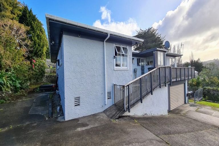 Photo of property in 5 View Street, Maungaturoto, 0520