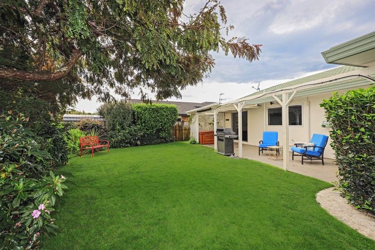 Photo of property in 8 Brompton Drive, Taradale, Napier, 4112